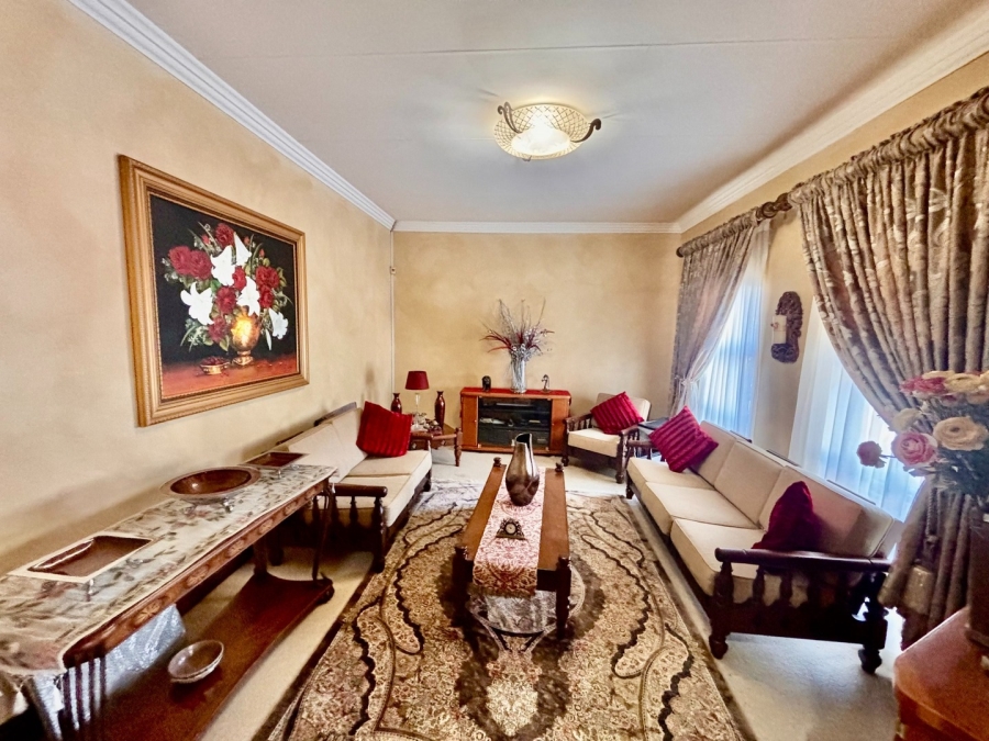 5 Bedroom Property for Sale in Doringkruin North West